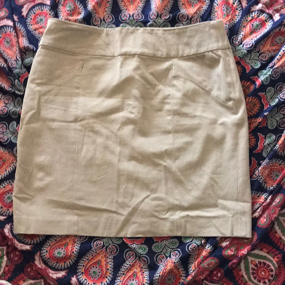 Never worn Banana Republic Ponte Mini Skirt